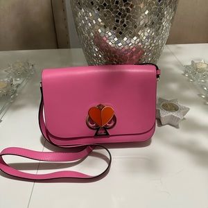 Beautiful pink bag looks new